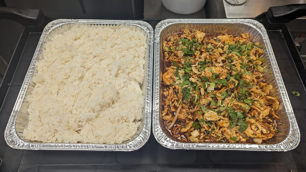 Steamed Jasmine Rice with Tamarind Chili Chicken