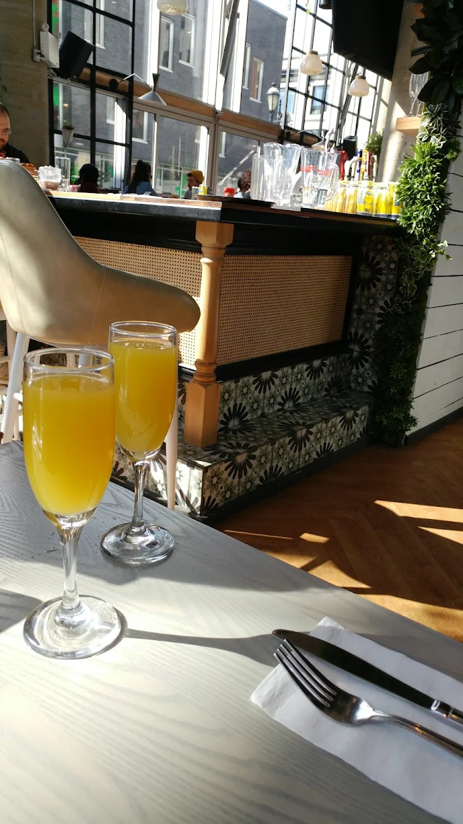 Bottomless Mimosas