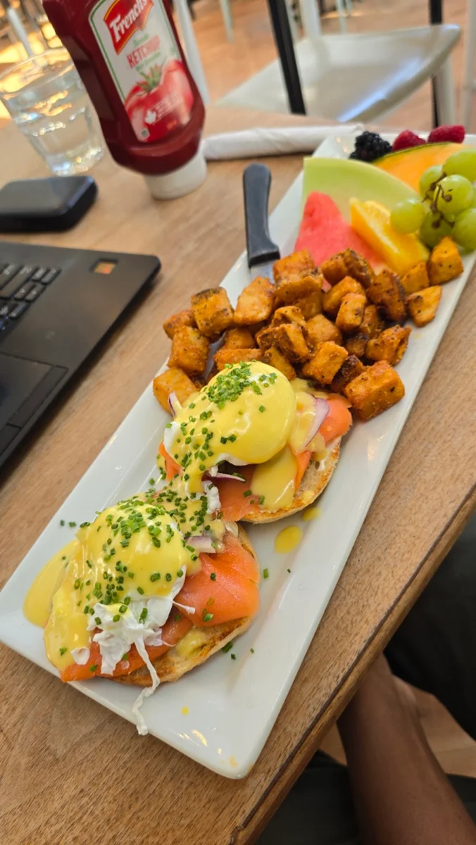 Salmon Benedict