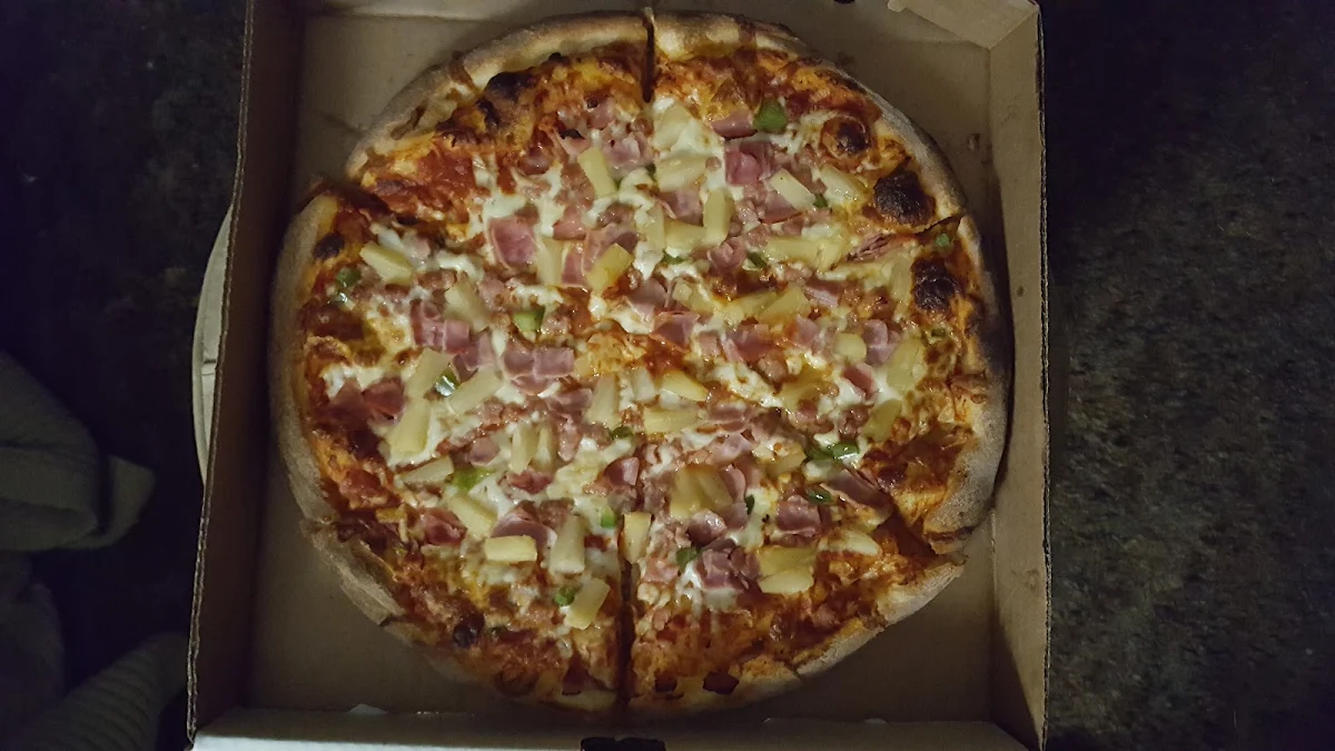 12 Hawaiian Pizza