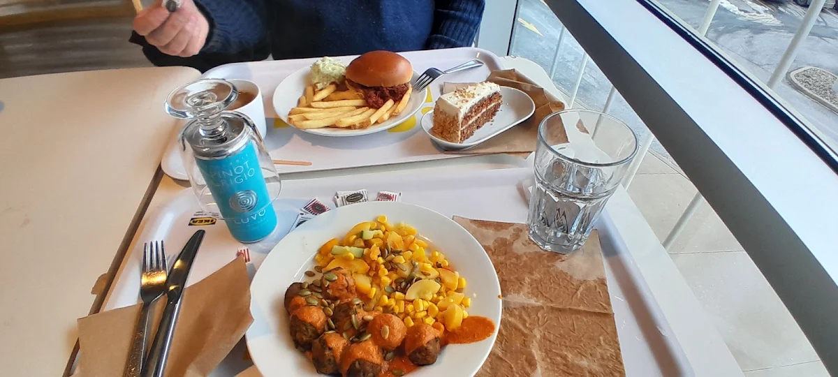 Veggie Balls Pulled Pork and Carrot Cake