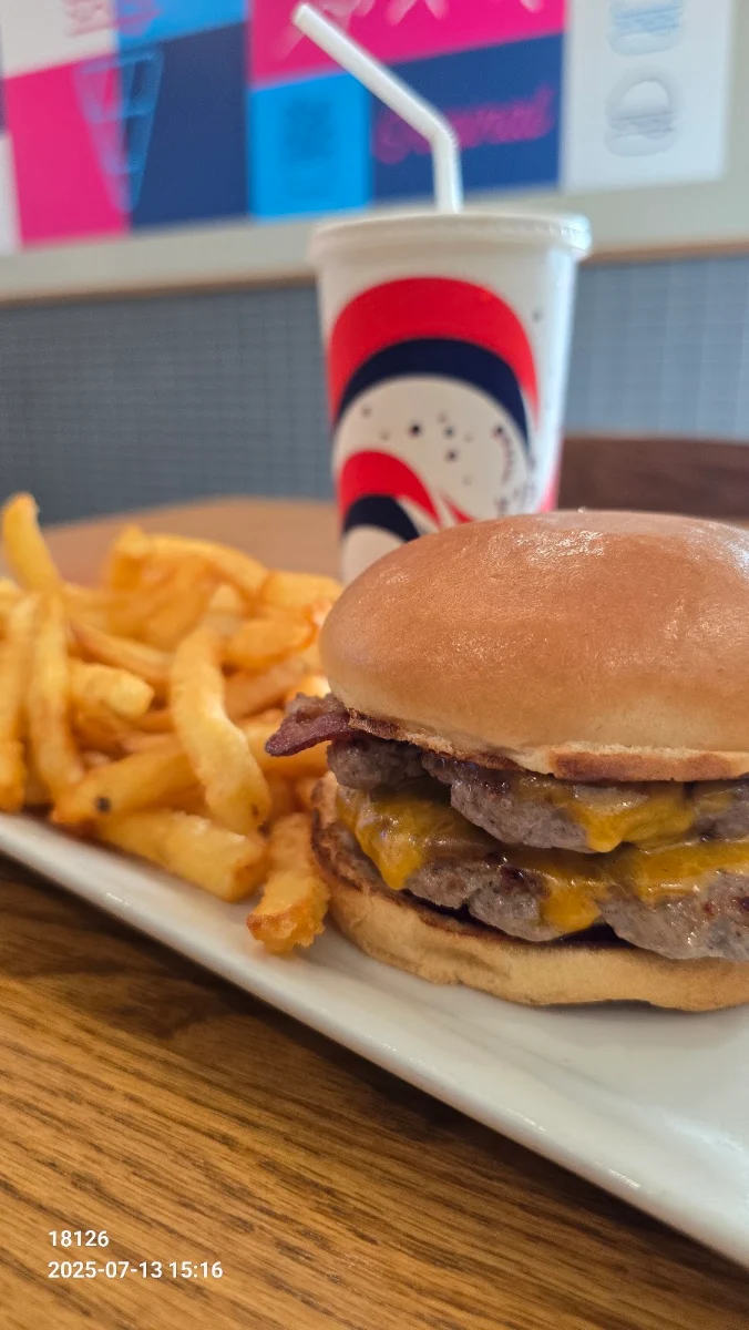 Kids Cheeseburger
