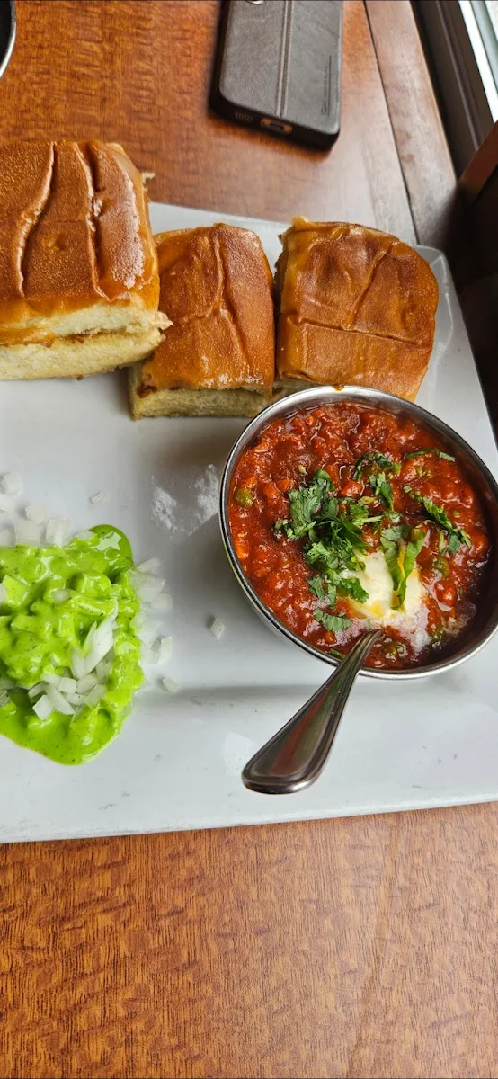 Pav Bhaji 3 Pavs