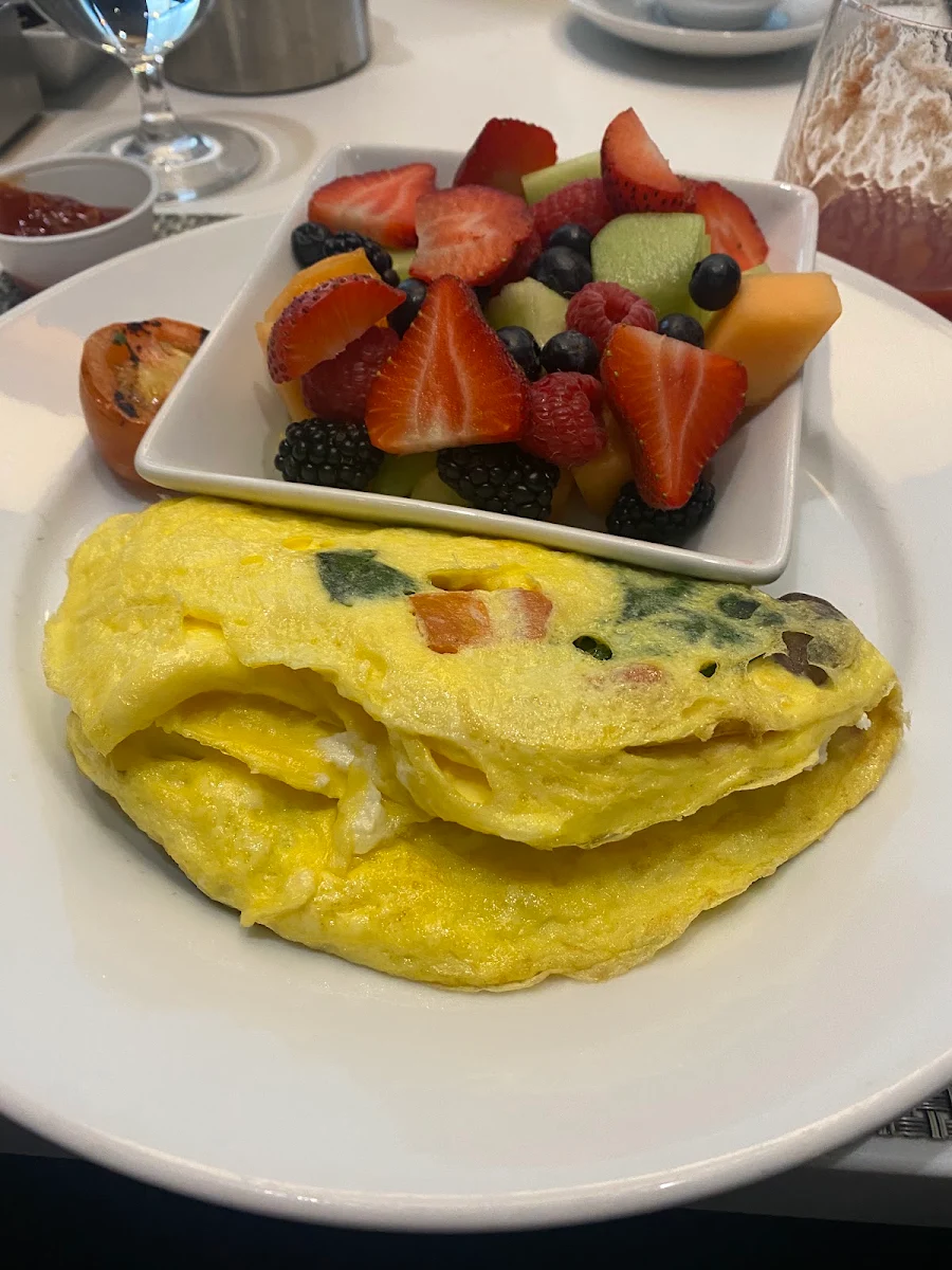 Garden Omelette with Fresh Fruit