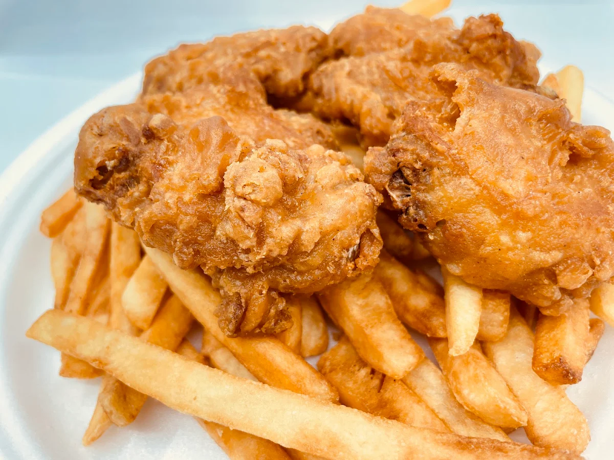 Chicken Wings with French Fries