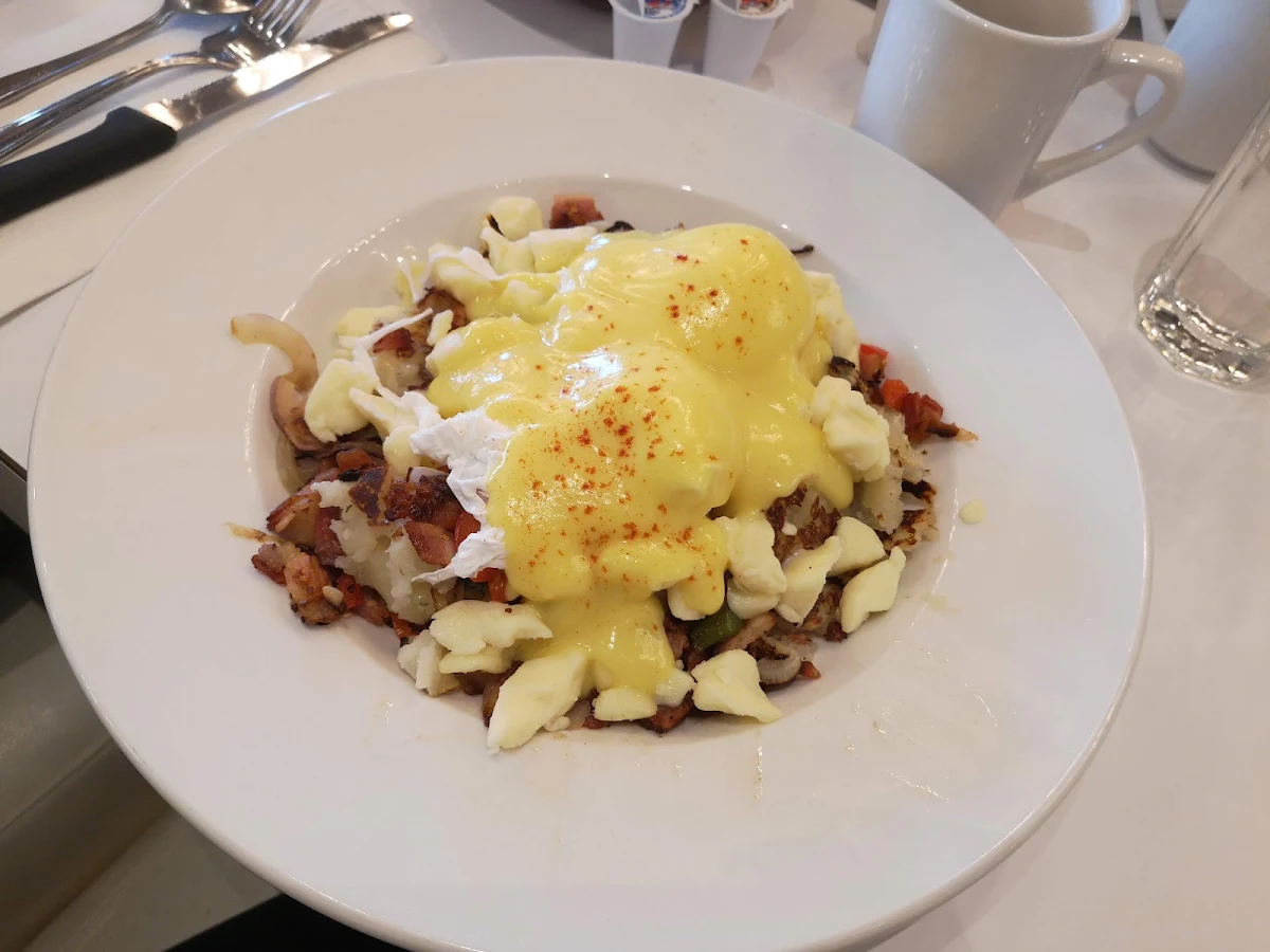 Breakfast Poutine