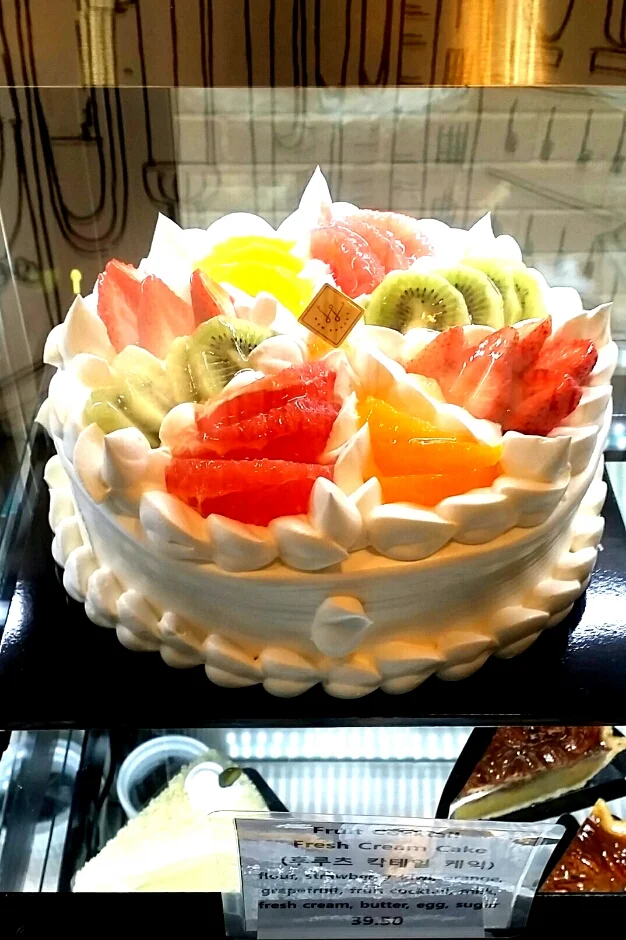Fruit Cocktail Fresh Cream Cake