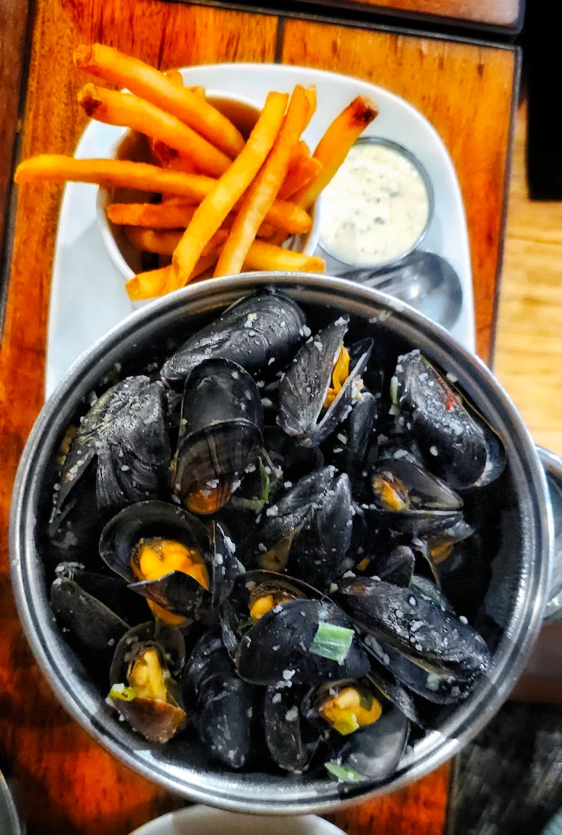 Mussels in Garlic and White Wine