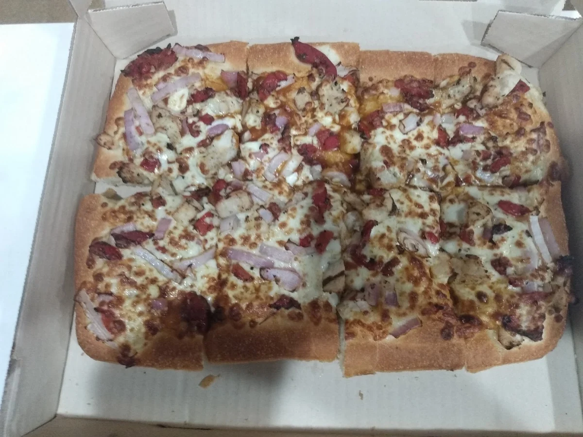 Butter Chicken Pizza
