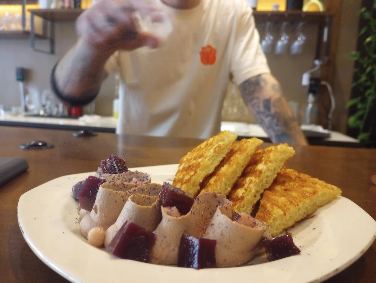 Mousse De Foie Jello Vin Rouge Pain Brioché