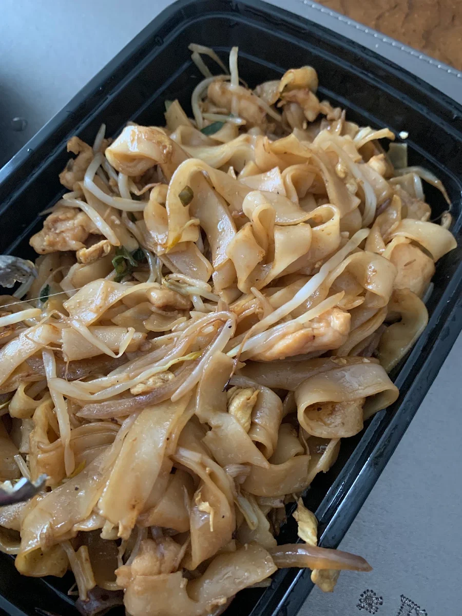 Pad See EW Big Flat Rice Noodle