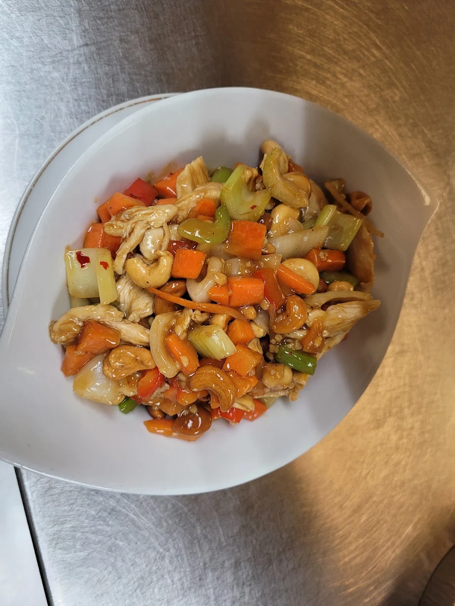 Cashew Nut Gai Ding