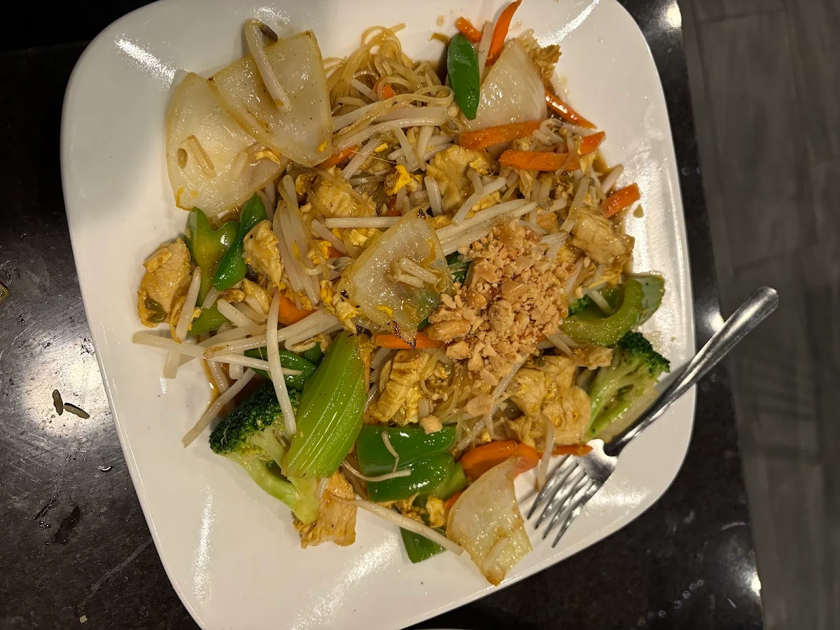 Pad Thai with Chicken