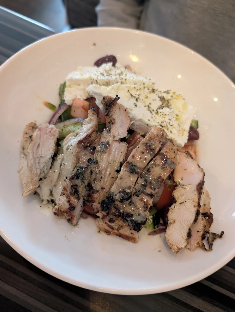 Salade Grecque Au Poulet Grillé