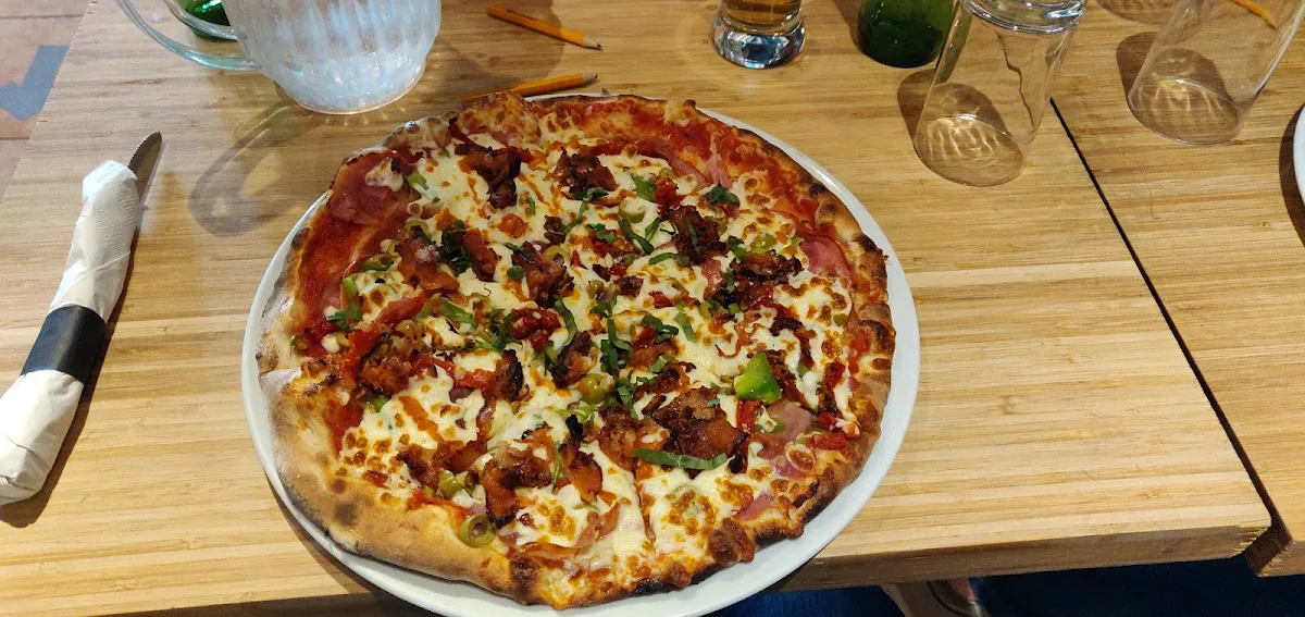12 Sauce Tomate Sauce Damn Originale Jambon Bacon Prosciutto Poivron Rouge Mozzarella Basilic