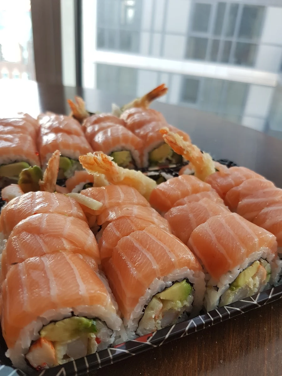 Gold Dragon Roll 8