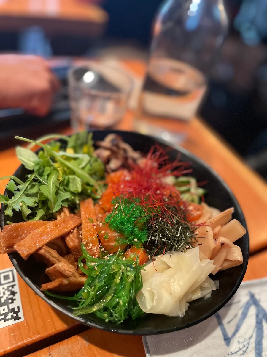 Tuna Poke Bowl with Toppings