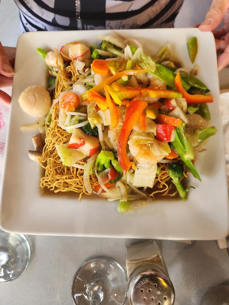 Nid d'Amour Poulet Et Crevettes Roses