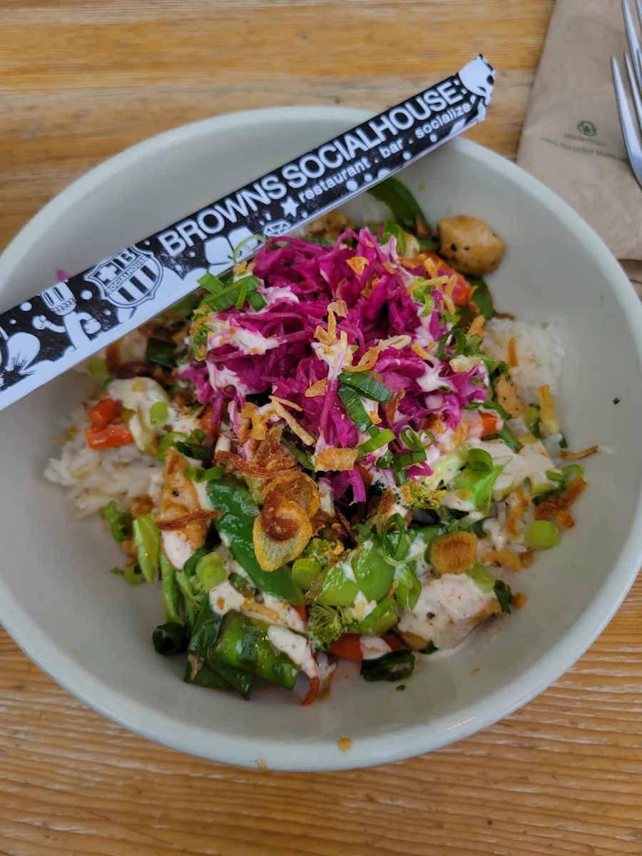 Tiki Tuna Poké Bowl