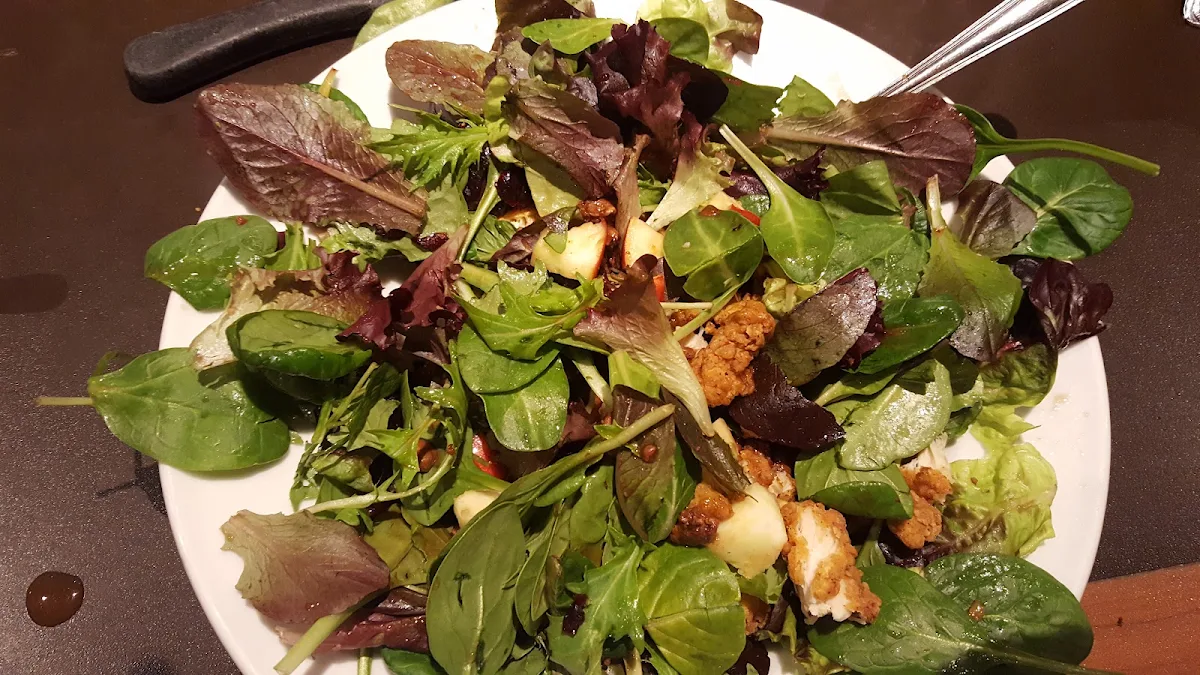 Apple Pecan Crispy Chicken Salad