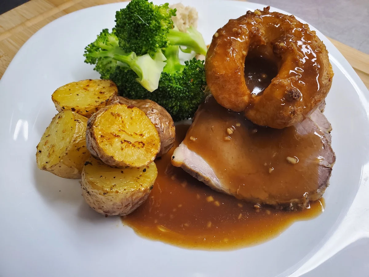 English Style Roast Beef Dinner