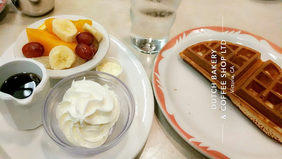 Waffles Fresh Fruit