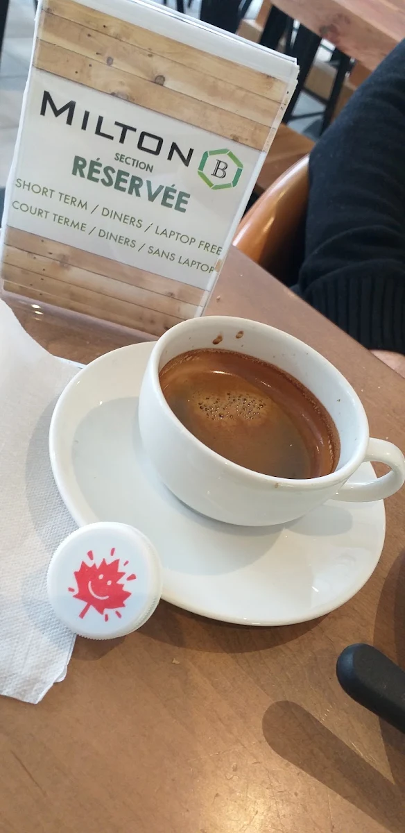 Espresso, Milton B - Cafétéria urbaine