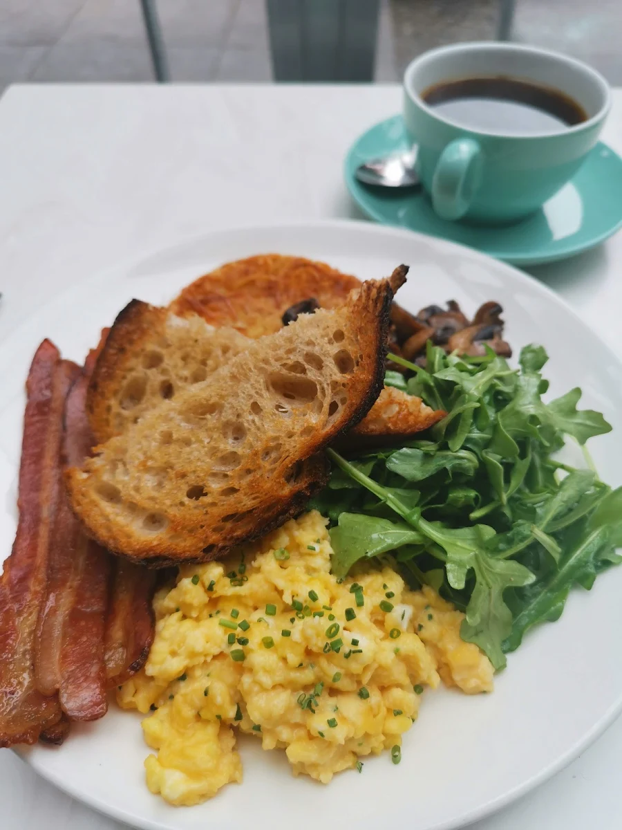 English Breakfast, 49th Parallel Café & Lucky's Doughnuts - Thurlow