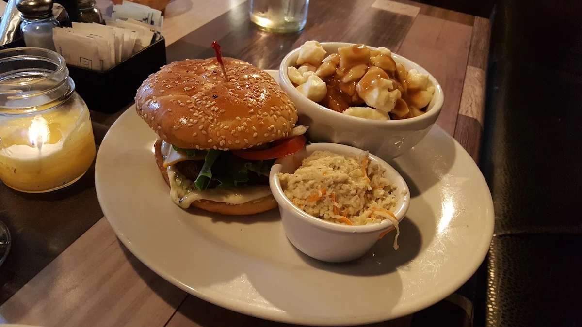 Cheeseburger Poutine, Restaurant Le Petit Régal