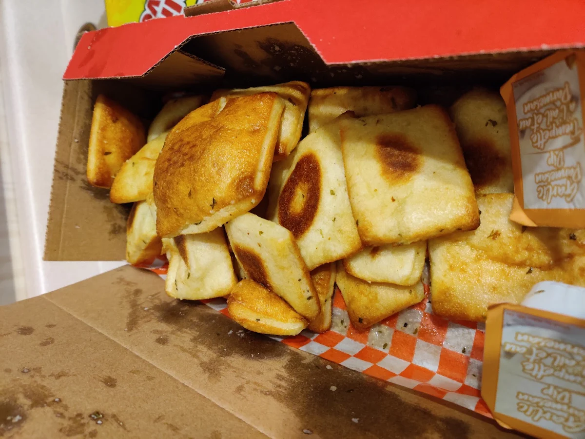 Garlic Bread, Gino's Pizza & Wing Machine