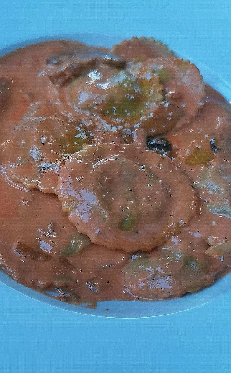 Mushroom-Spinach Ravioli with Rose Sauce