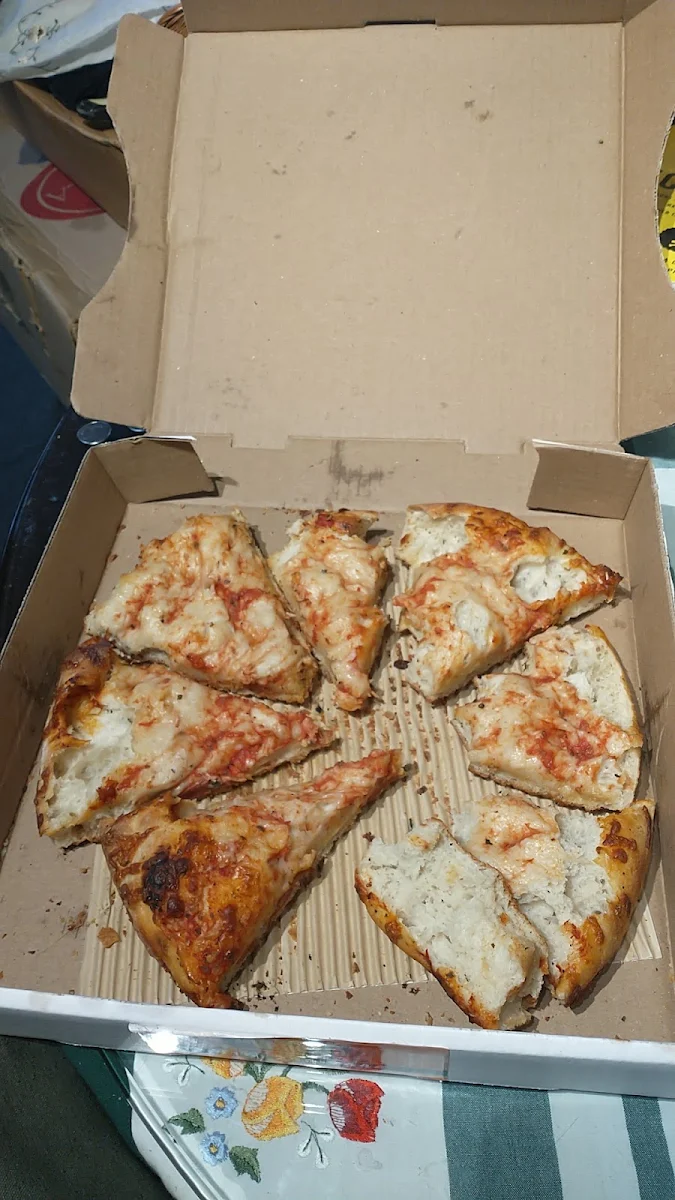 Chicago Deep Dish Deep Raw Dough Pizza