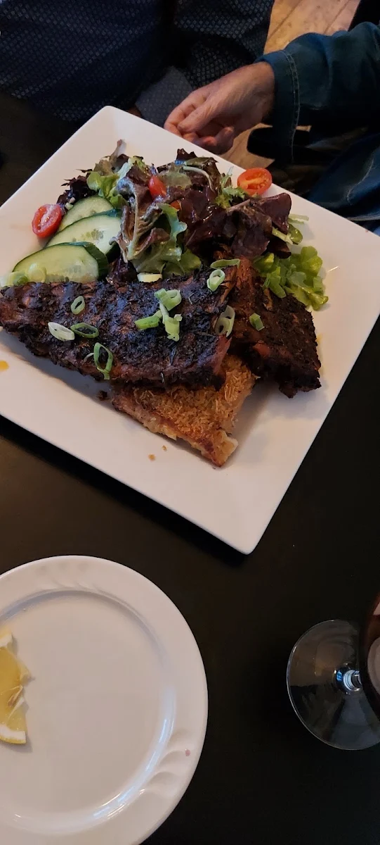 Ribs and Mac & Cheese