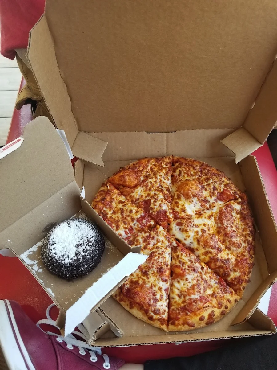 Lunch Pizza and Lava Cake