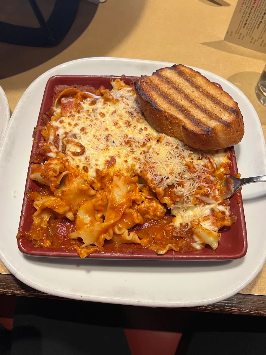 Boston Lasagna with Garlic Bread