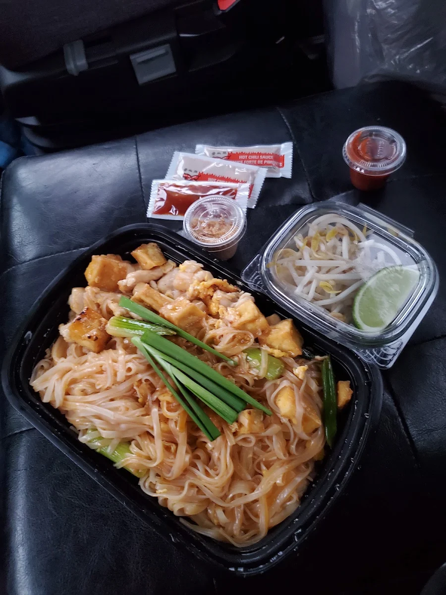 Chicken Pad Thai