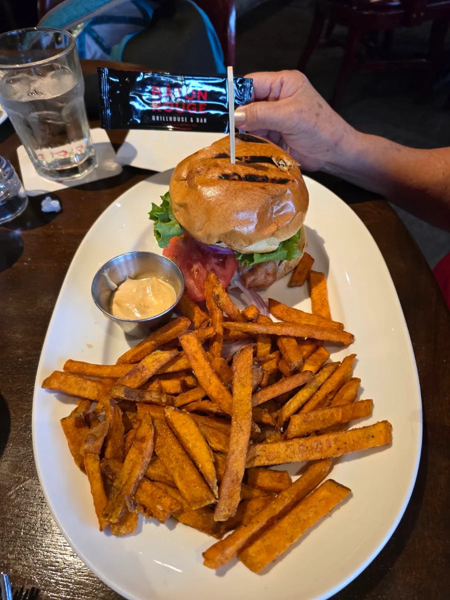 Burger Bâton Rouge Patate Douce