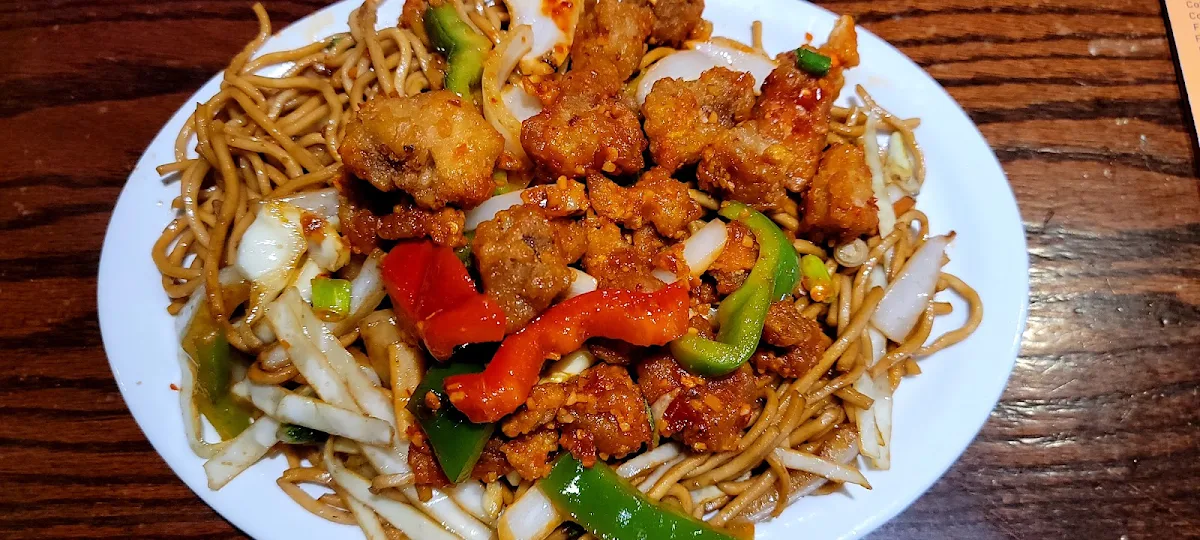 Chili Chicken Chow Mein