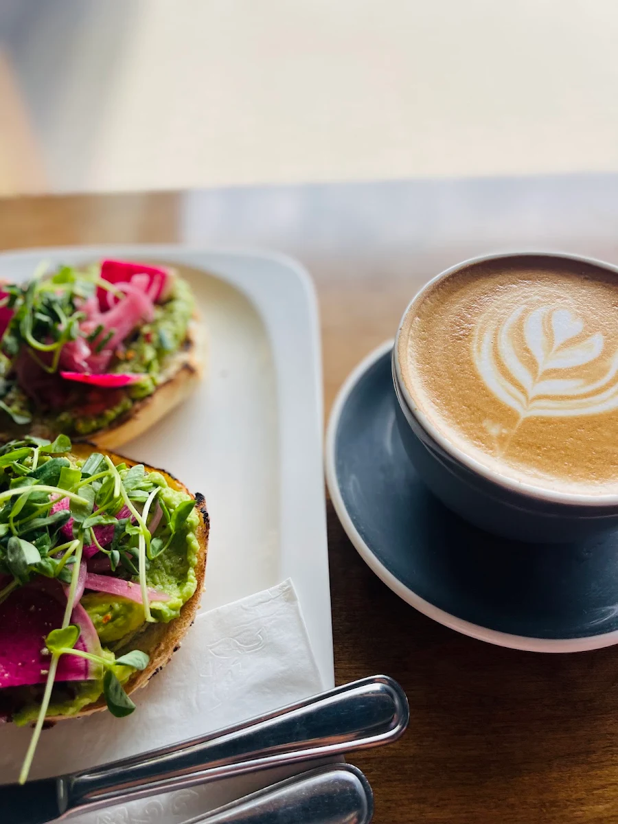 Bagel with Avocado Toast