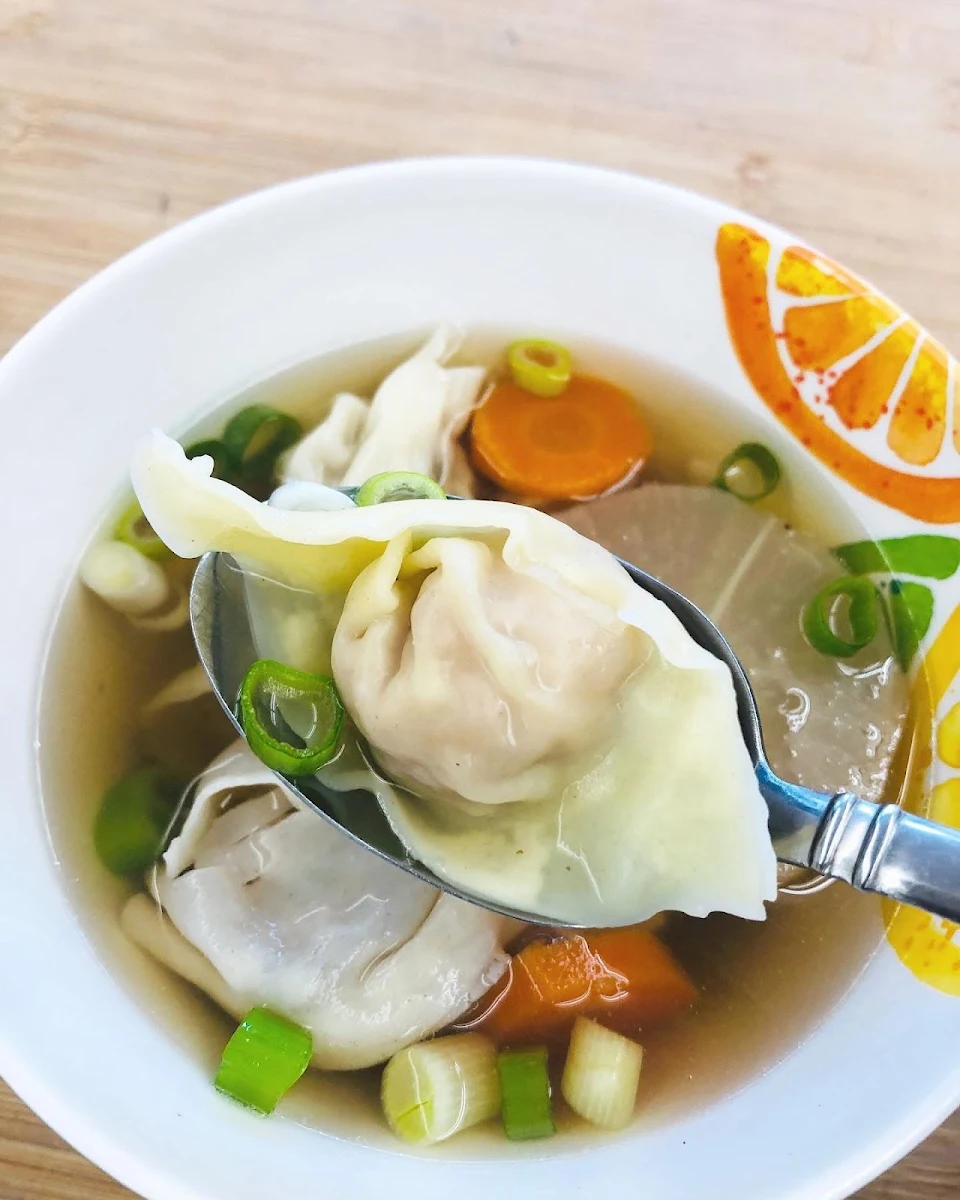 8 Wonton Soup