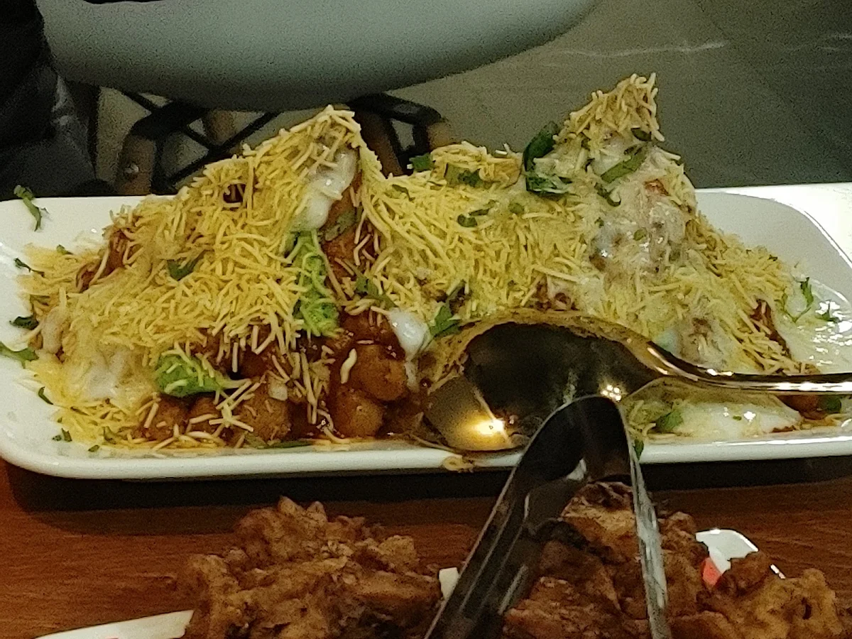 Samosa Chaat & Vegetable Pakora