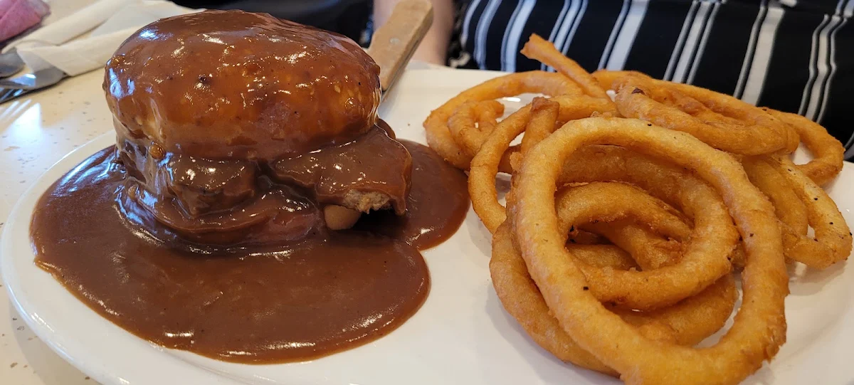 Hamburger Nip with Onion Rings