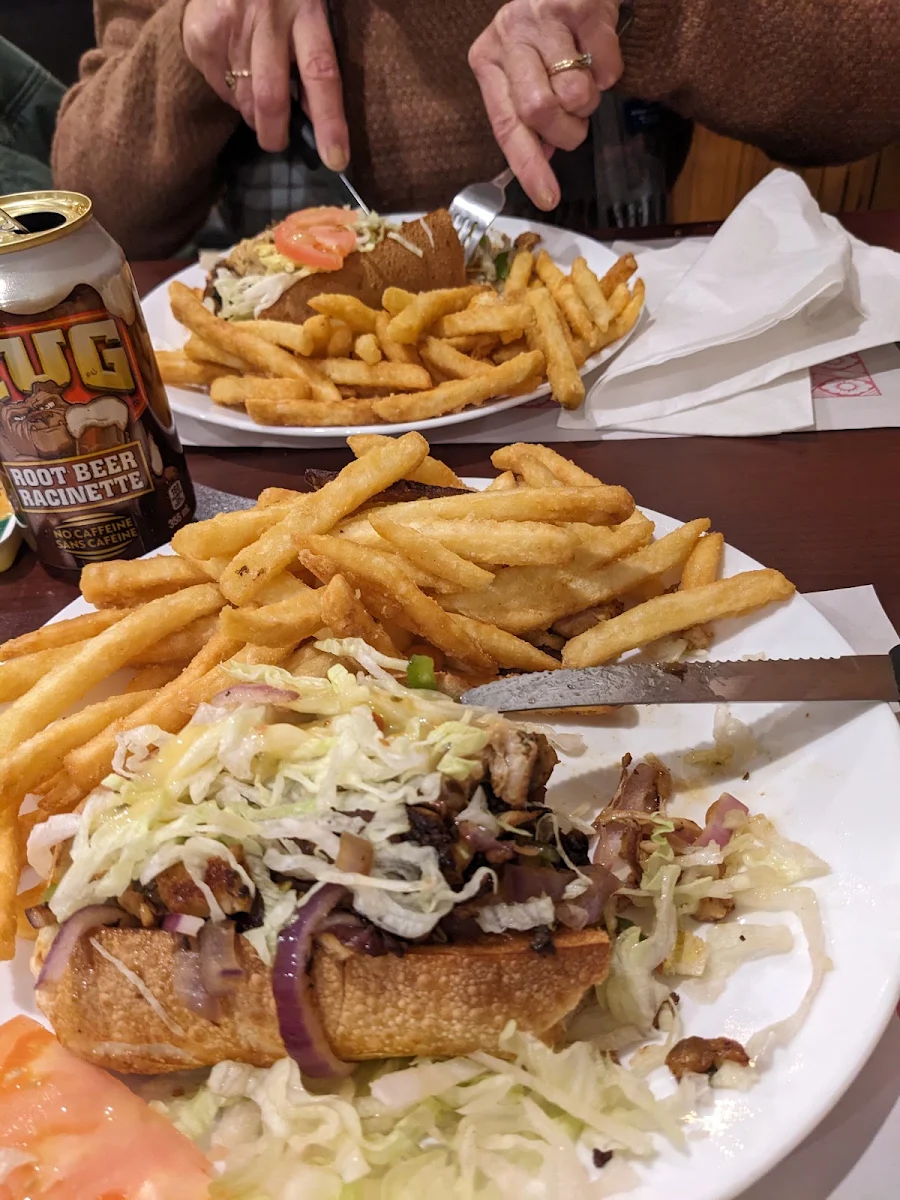 Club Sandwich Poutine
