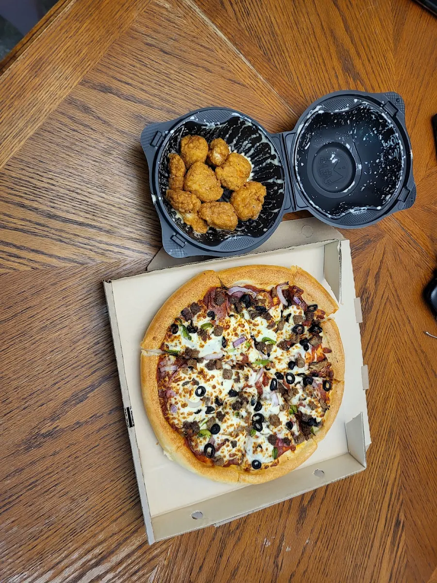 Deluxe Pizza