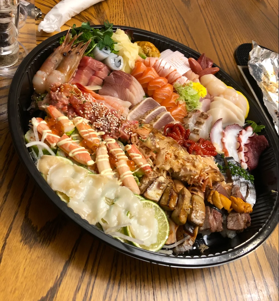 Maki Combo with Sashimi a La Carte