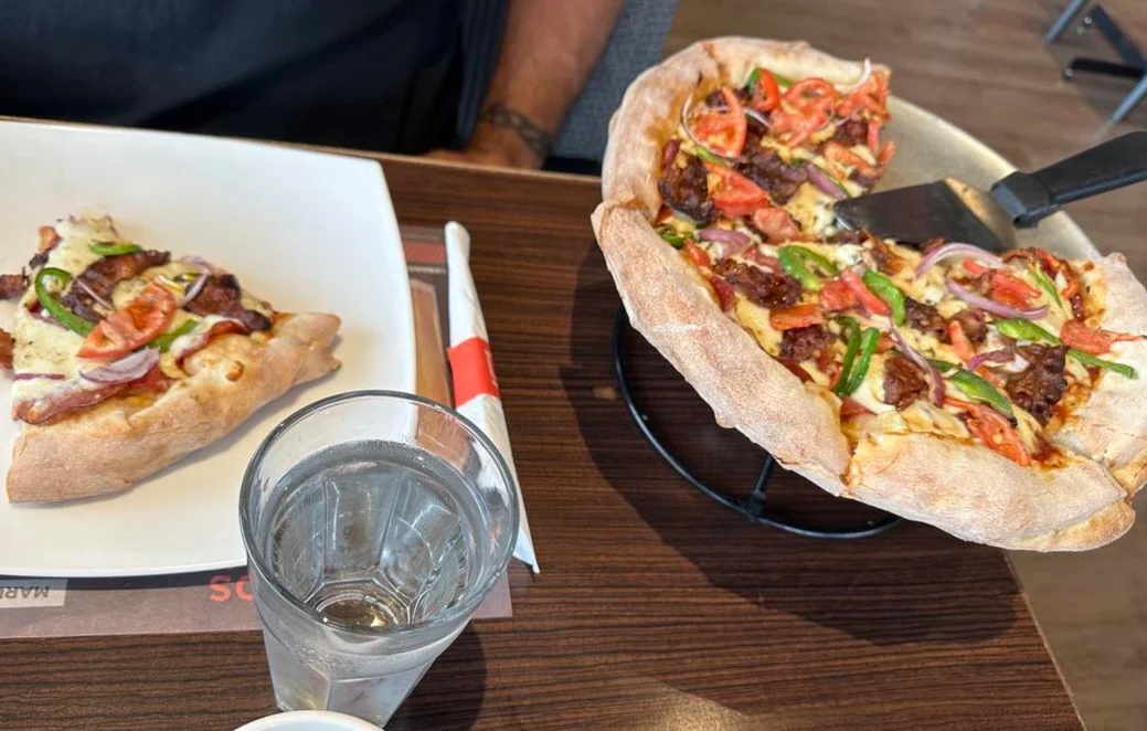 Pizza Suprême Supreme Pizza