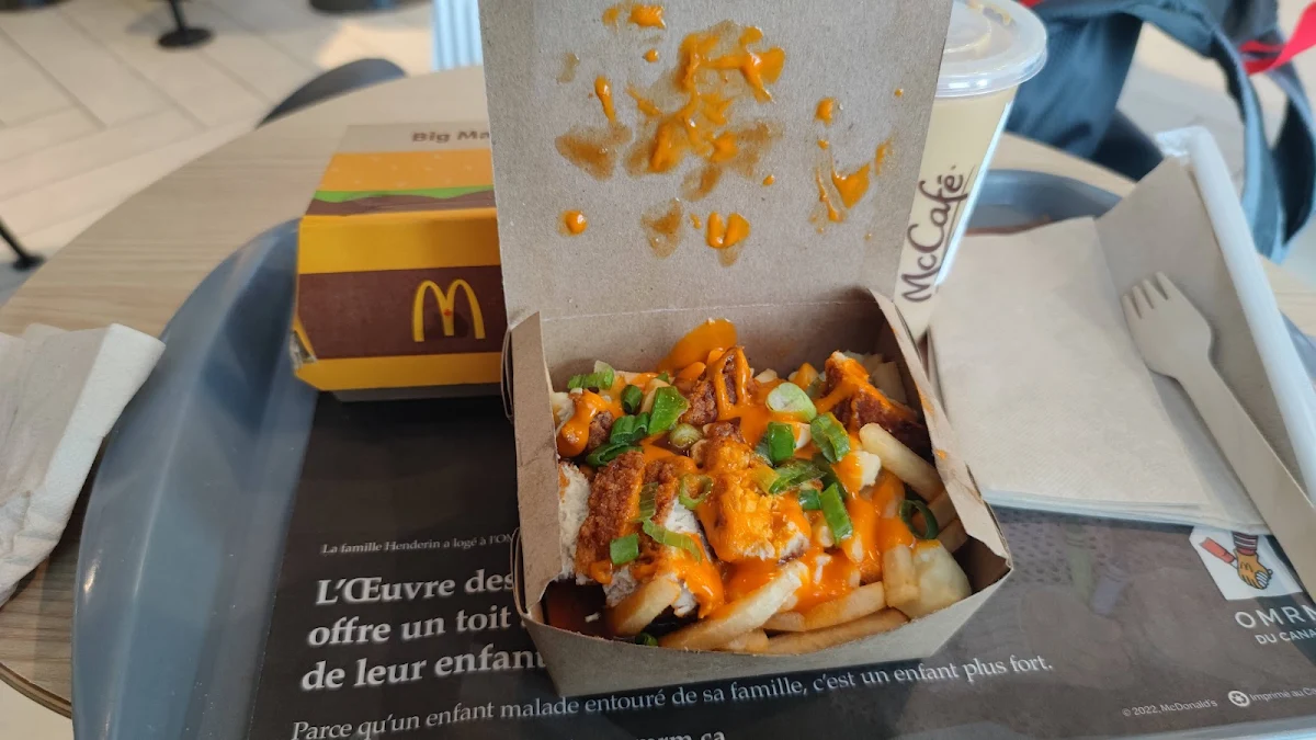 Poutin Buffalo Chicken