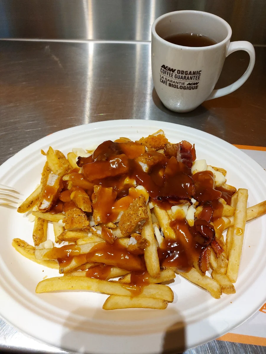 Poutine with Spicy Chicken