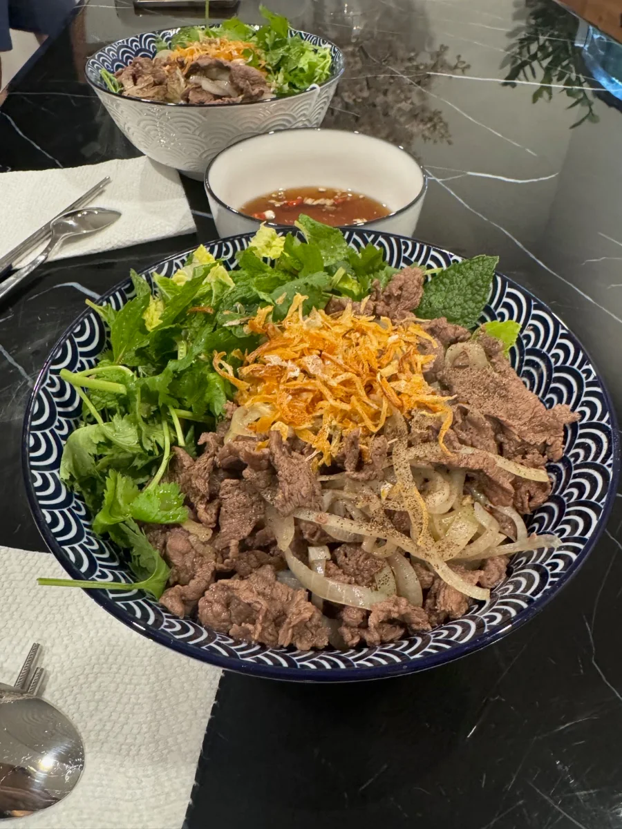 Bo Bun Boeuf Sauté Du Sud Avec Vermicelle Southern Stir-fry Beef With Vermicelli