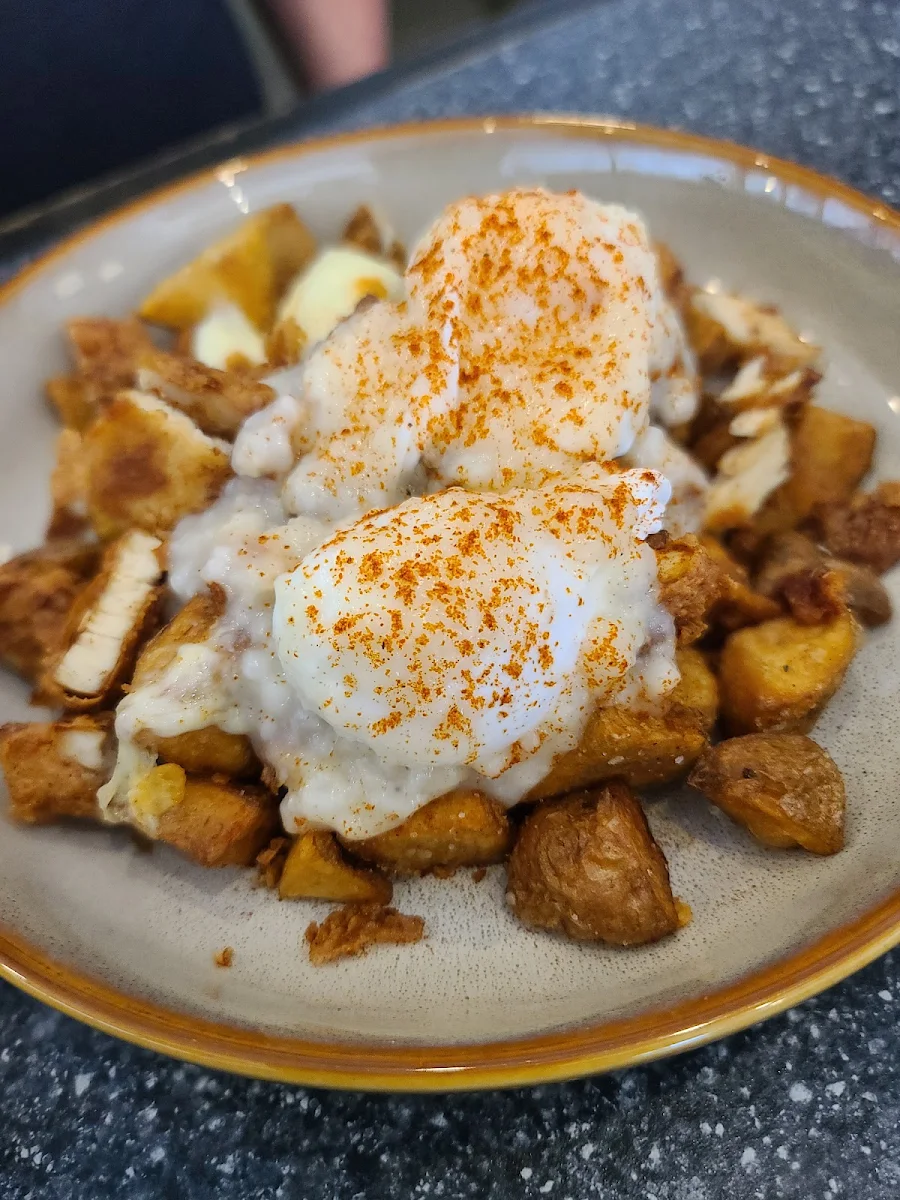 Sous Vide Fried Chicken Poutine